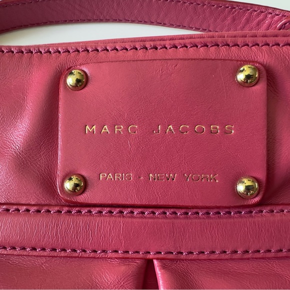 Marc Jacobs Handbags - Marc Jacobs Pink Crossbody Purse